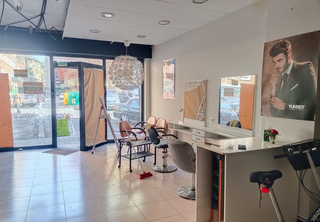 Premises for sale in Maiatzaren Bata Kalea, Artatza - Pinueta - Pinosolo