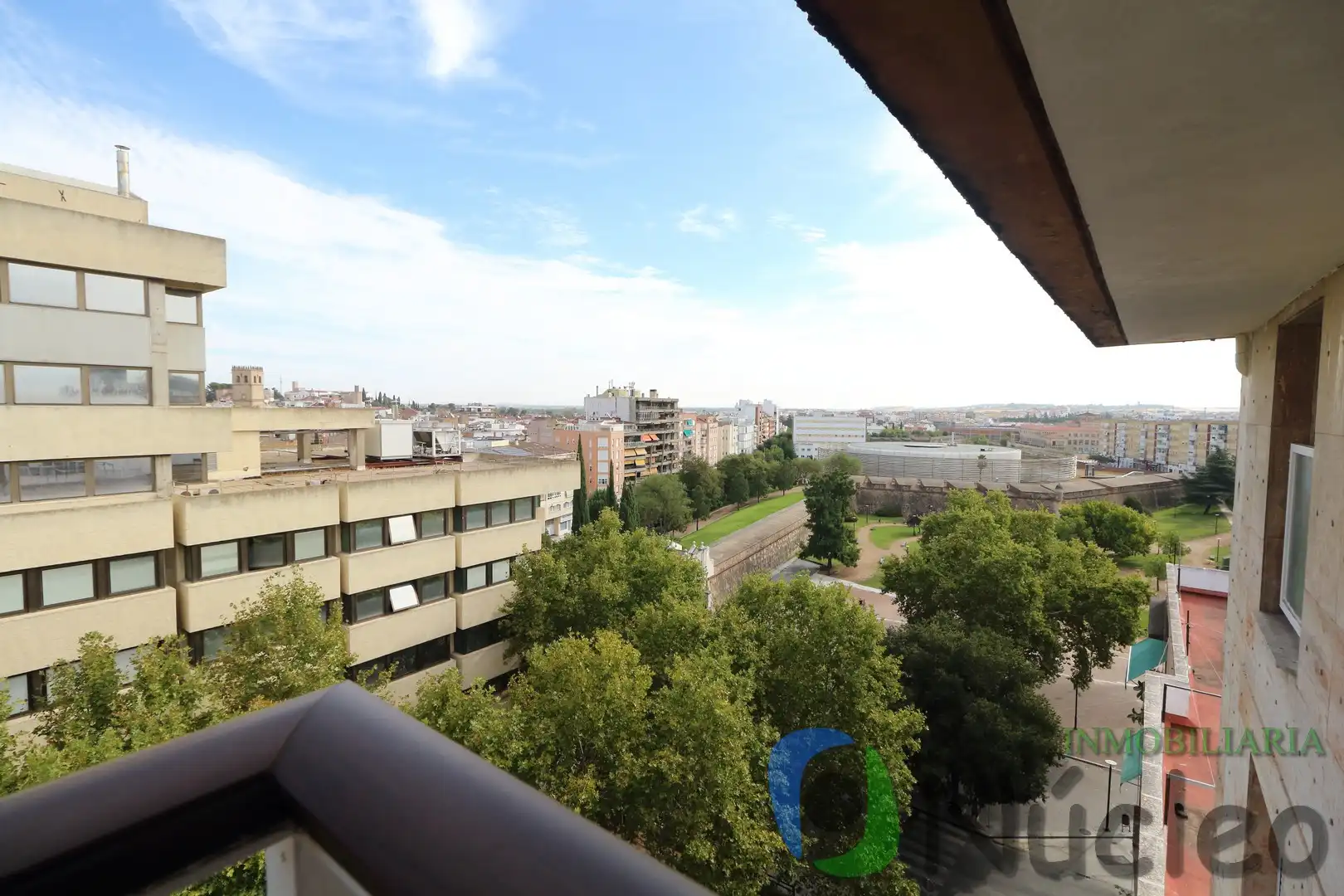Schlafzimmer von Dachboden zur Miete in Badajoz mit Klimaanlage, Heizung und Parkett