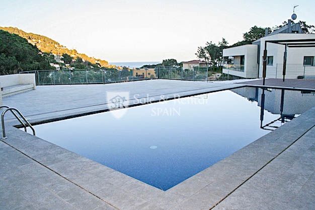Swimming pool of House or chalet for sale in Blanes  with Air Conditioner, Heating and Private garden