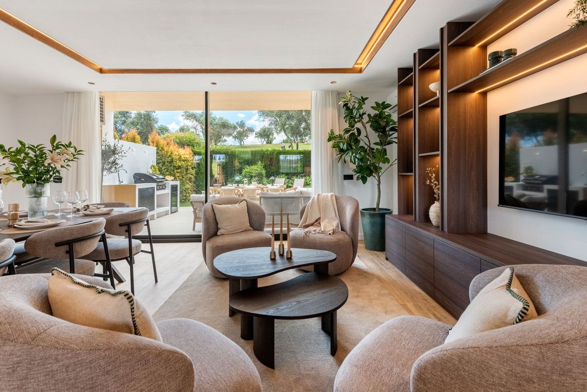 Living room of Single-family semi-detached for sale in Marbella  with Air Conditioner, Terrace and Storage room