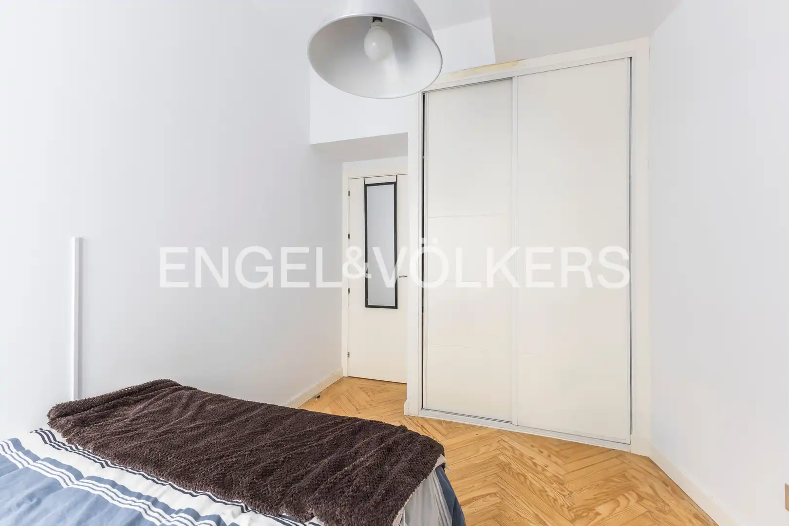 Habitación de Piso de alquiler en Madrid con Aire acondicionado, Calefacción y Amueblado