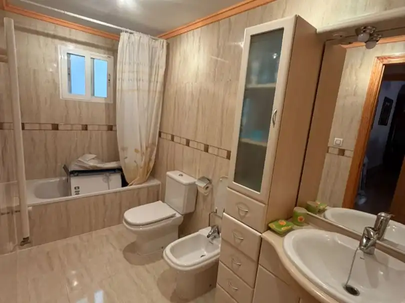 Baño de Piso en venta en Sagunto / Sagunt con Terraza y Balcón