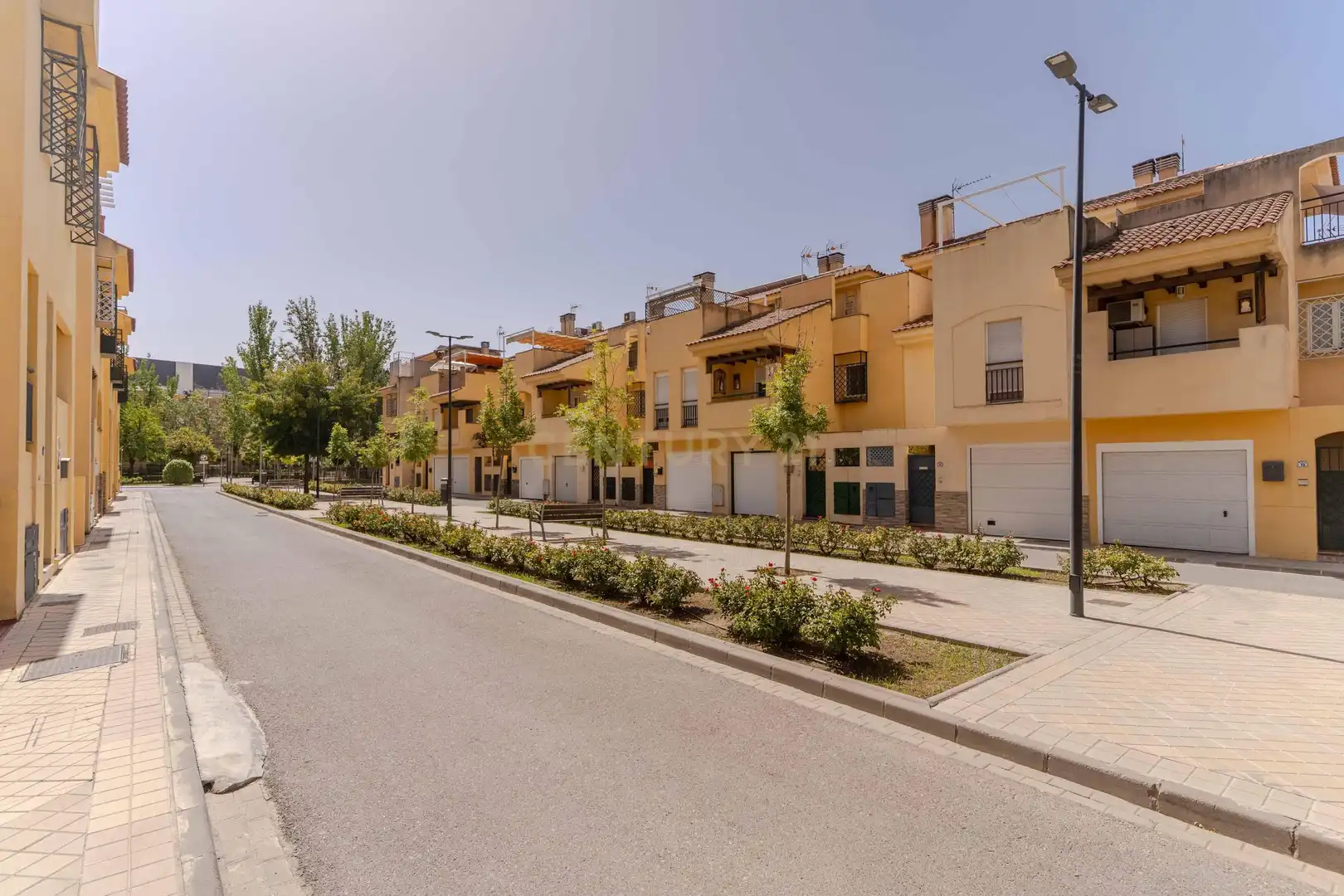 Exterior view of Houses for sale in Armilla  with Storage room and Community pool