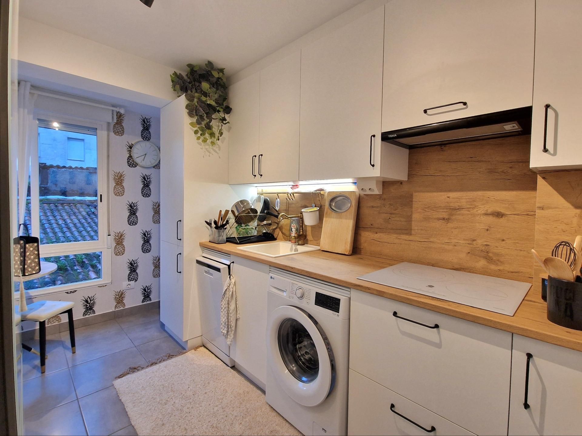 Cuina de Apartament en venda en Betanzos amb Calefacció i Balcó