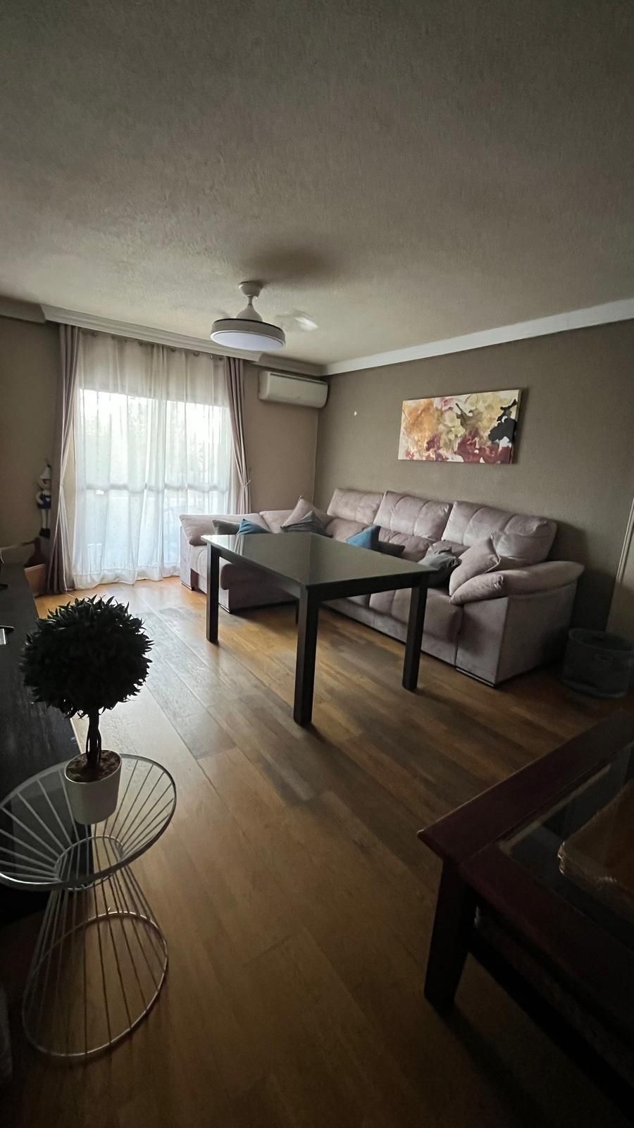 Sala de estar de Planta baja en venta en  Córdoba Capital con Aire acondicionado, Calefacción y Parquet