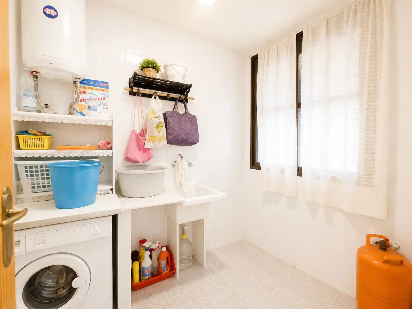 Cuina de Pis en venda en Sueca amb Aire condicionat, Calefacció i Terrassa