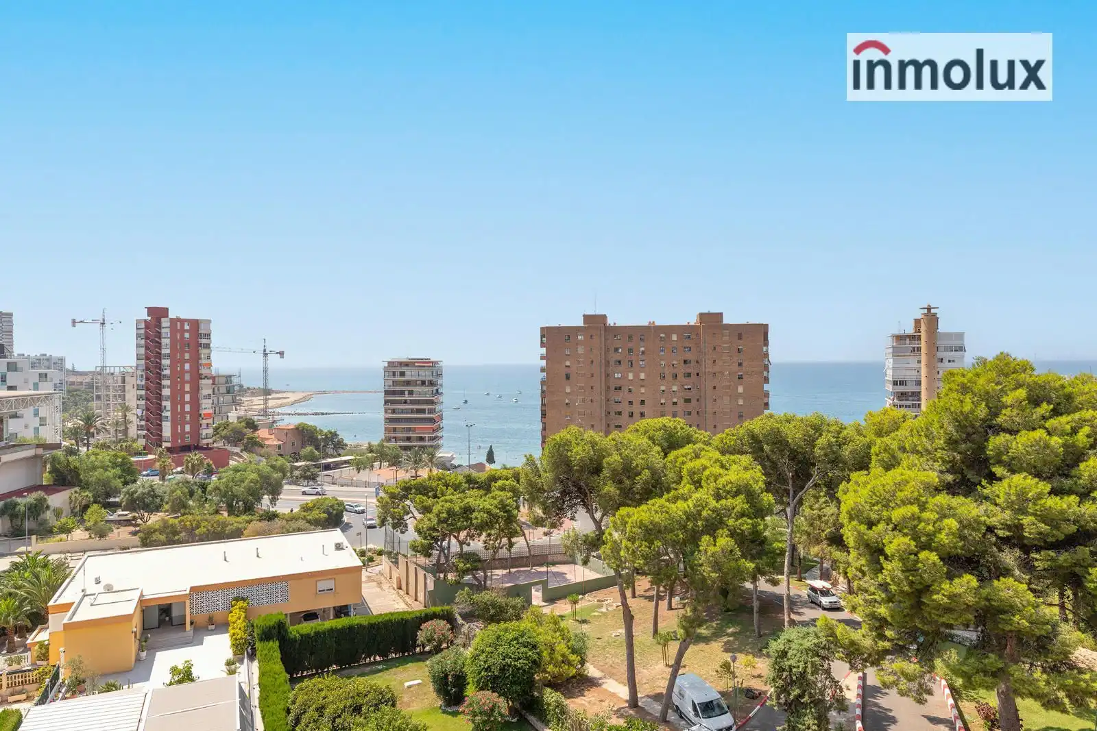 Vista exterior de Pis en venda en Alicante / Alacant amb Aire condicionat, Calefacció i Terrassa