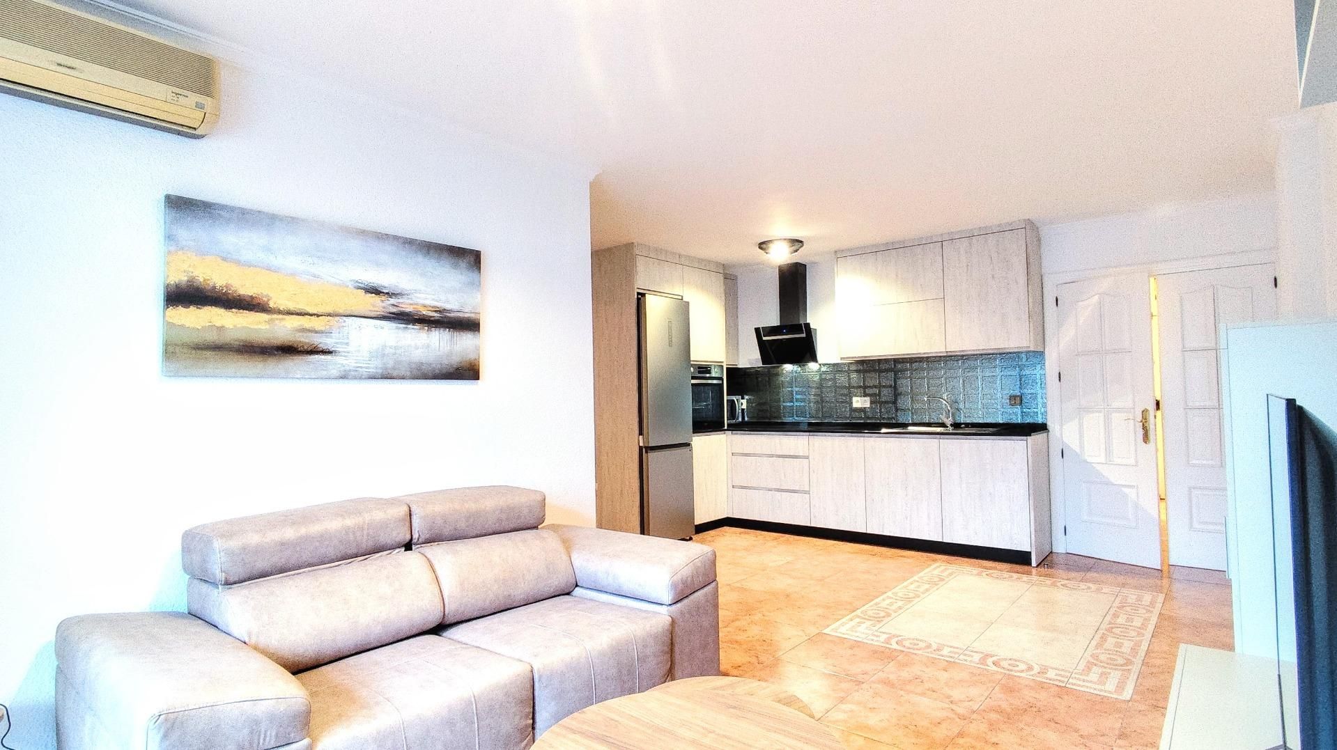 Sala de estar de Piso de alquiler en Torremolinos con Aire acondicionado, Terraza y Amueblado