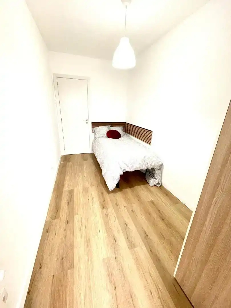 Habitación de Ático para compartir en Madrid con Parquet, Amueblado y Horno