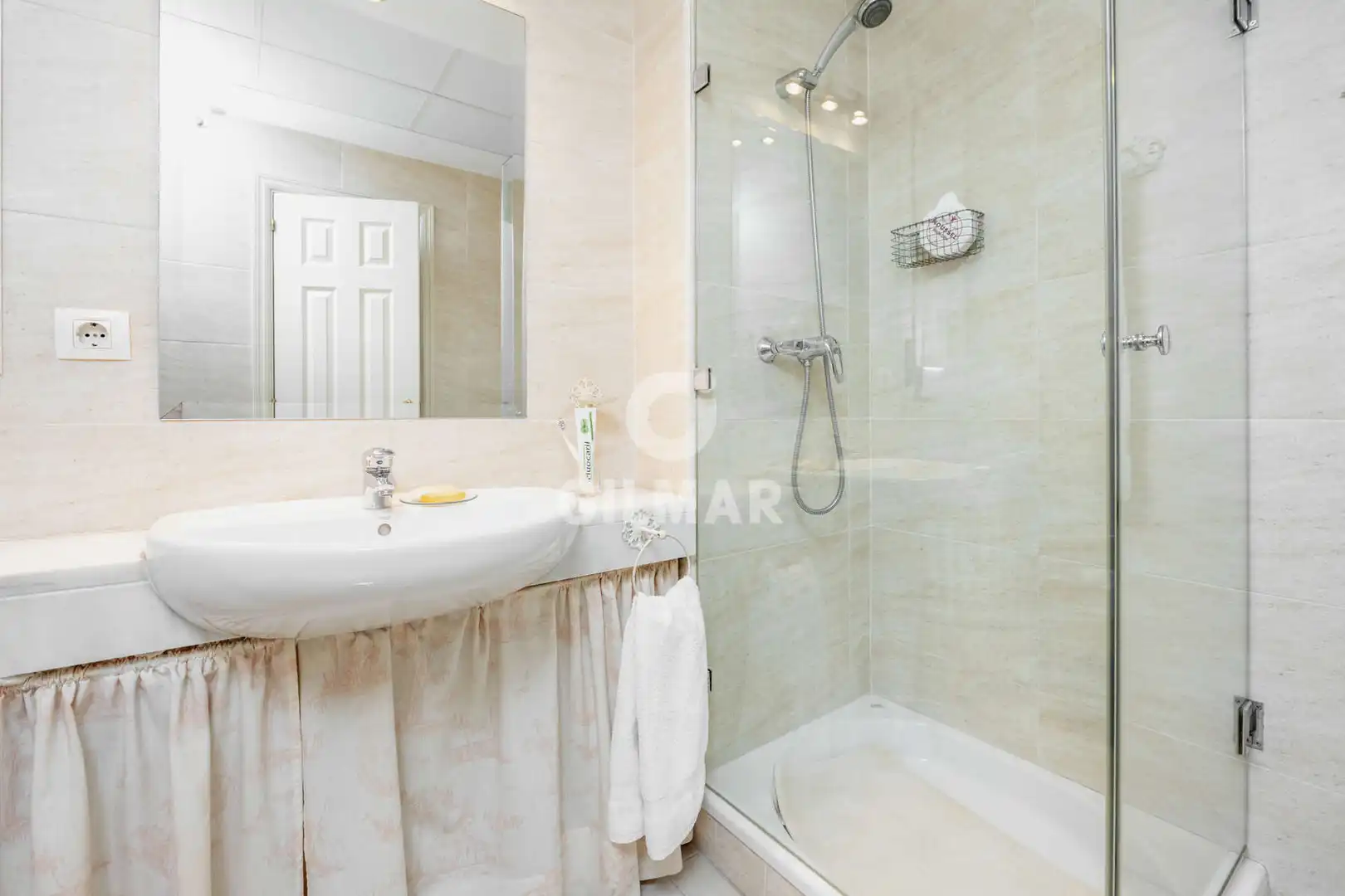 Bathroom of Flat for sale in Sevilla  with Heating, Private garden and Storage room