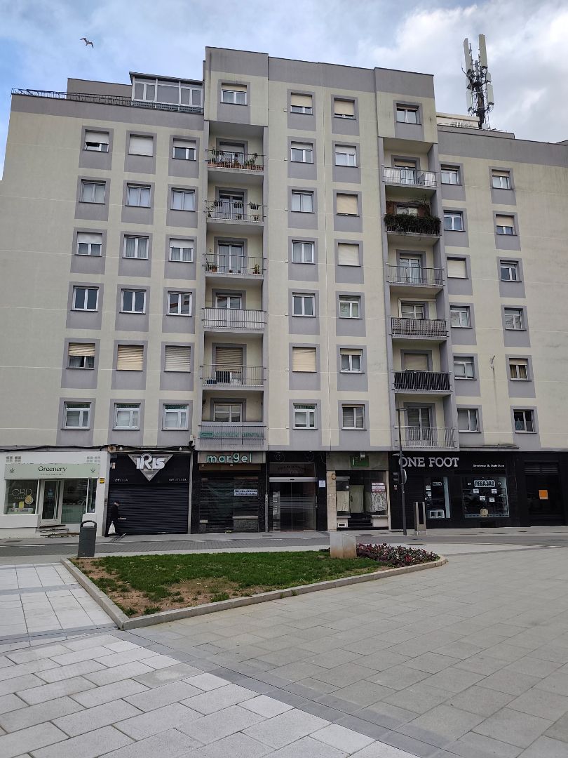 Vista exterior de Apartament en venda en Avilés