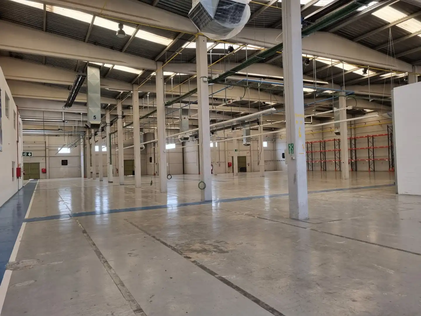 Nave industrial de alquiler en Abrera