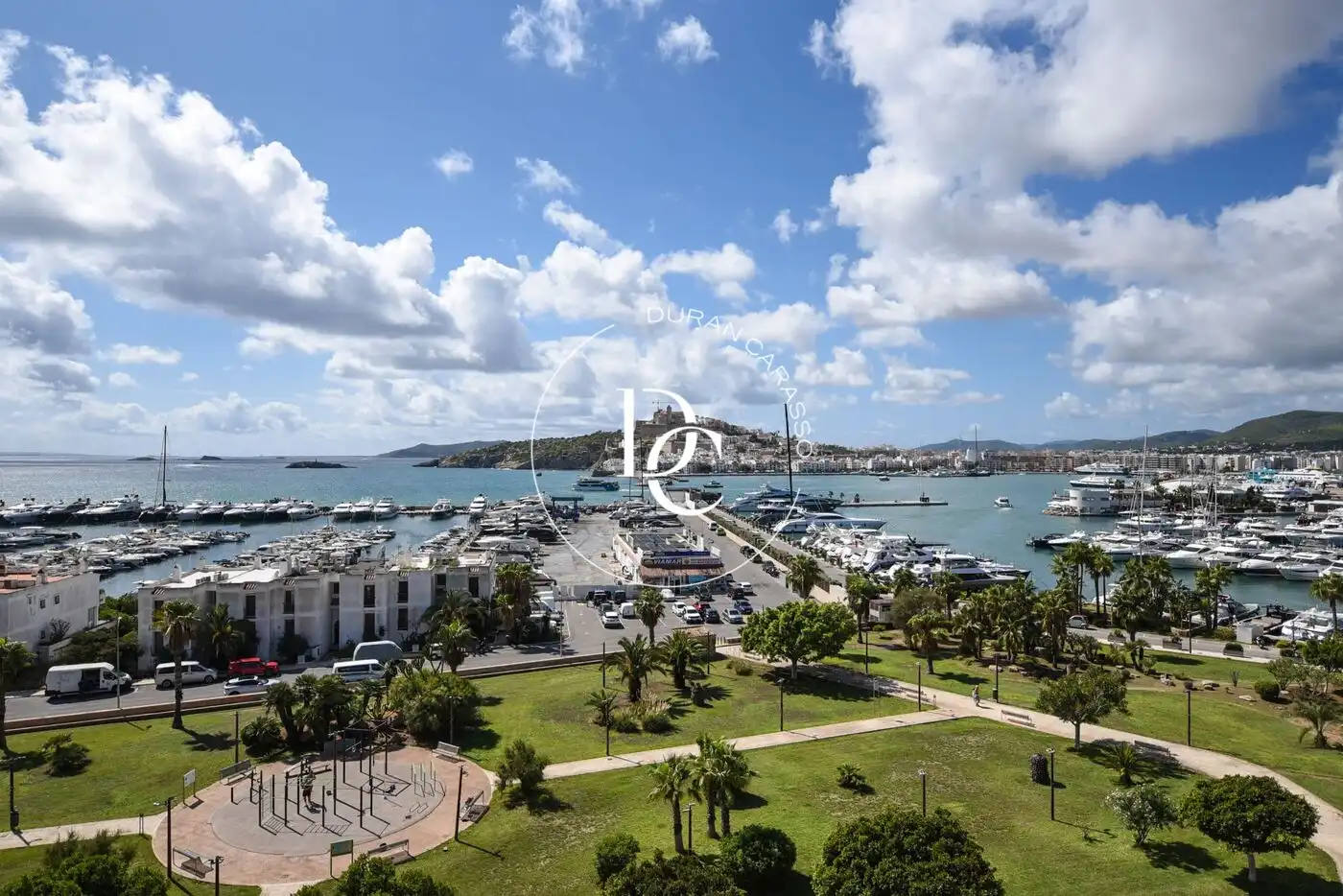Appartamento con terrazza in vendita a Marina Botafoc - Platja de Talamanca