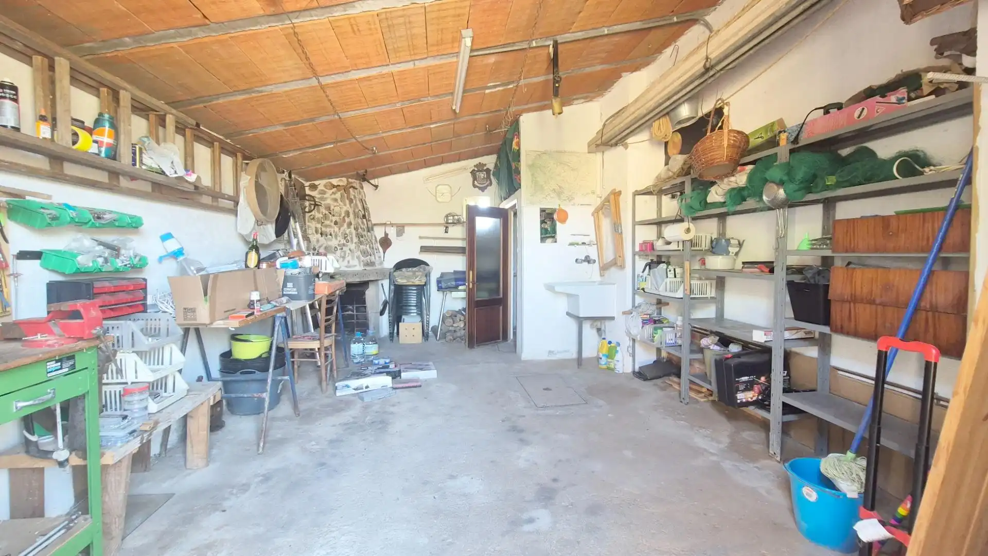Houses for sale in Calvarrasa de Abajo  with Heating, Storage room and Furnished