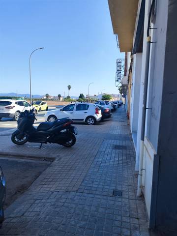 Local comercial en Alquiler en Cases de Bàrcena