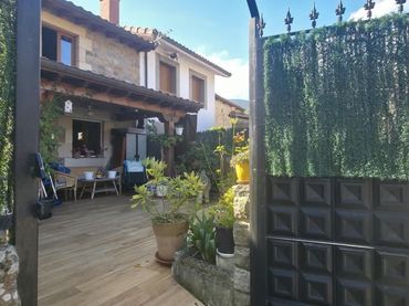 Casa con balcón en venta en Cabuérniga