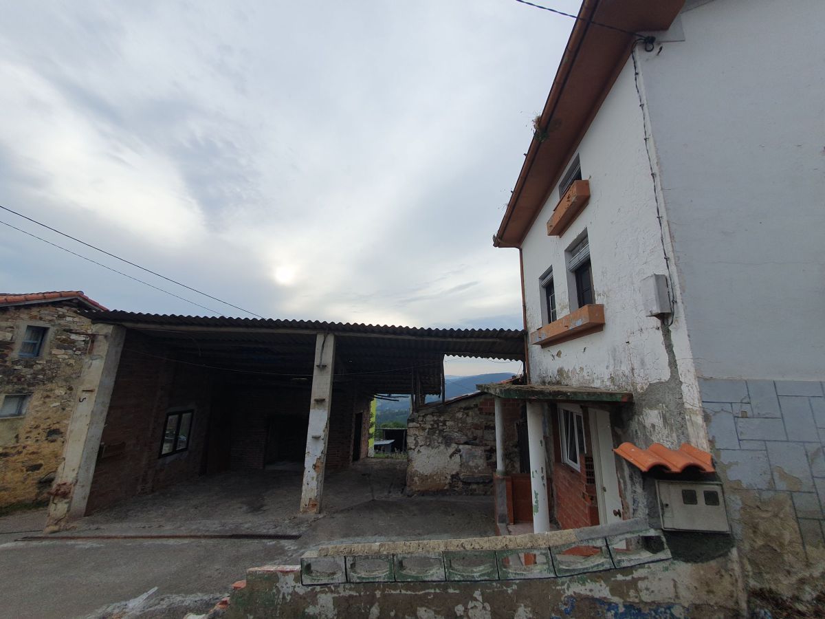 Vista exterior de Casa o xalet en venda en Candamo amb Terrassa i Traster