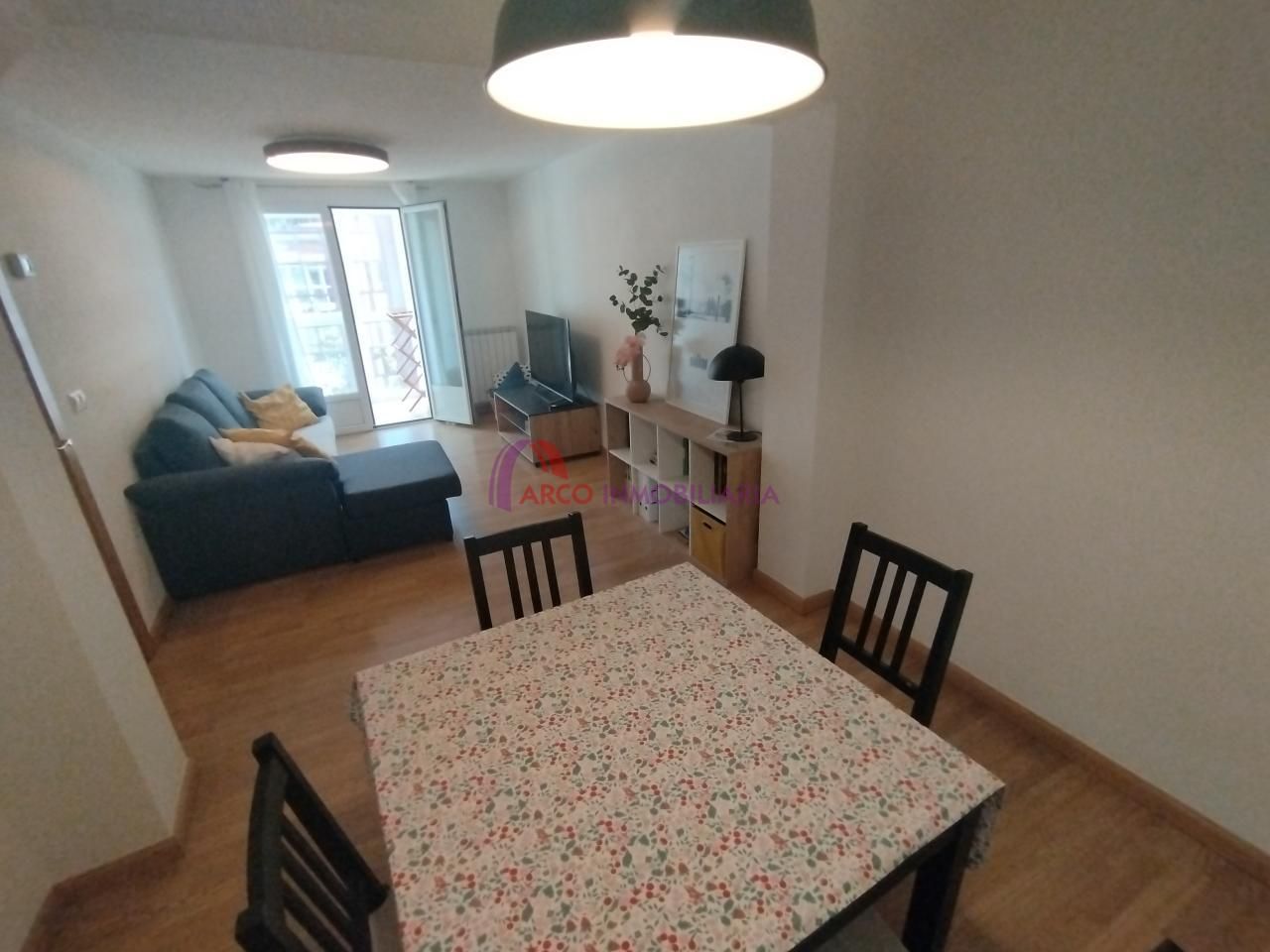 Sala d'estar de Apartament de lloguer en Burgos Capital amb Calefacció, Traster i Moblat