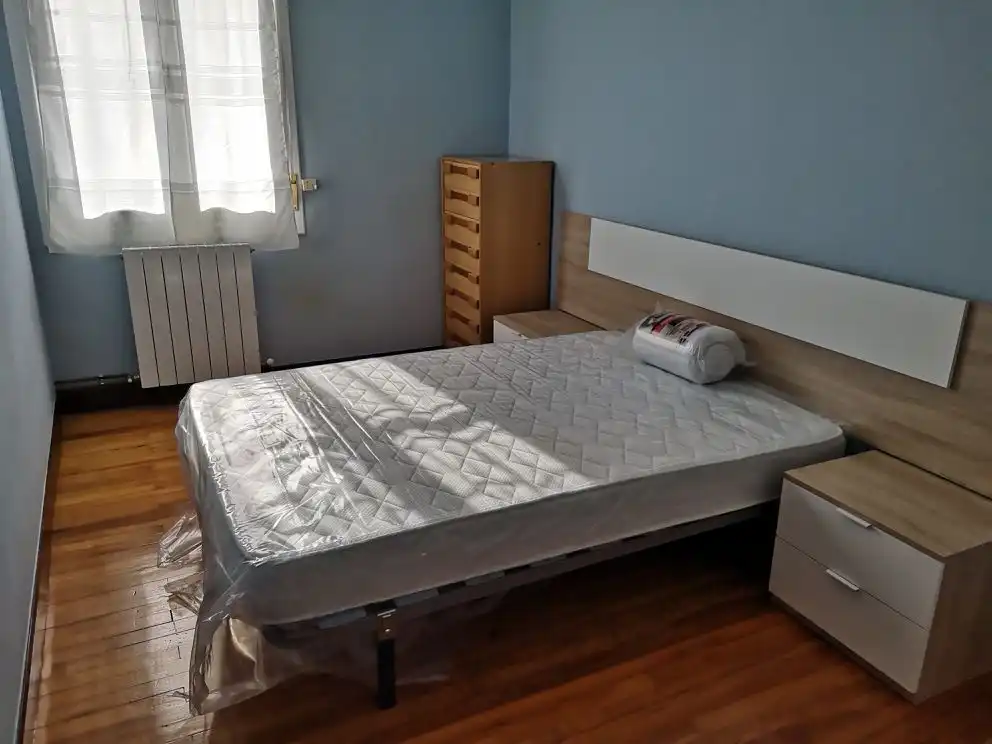 Habitación de Piso de alquiler en Pasaia con Calefacción, Parquet y Amueblado