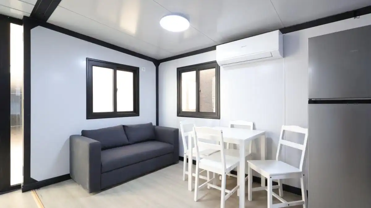 Sala de estar de Apartamento de alquiler en Madrid con Aire acondicionado, Calefacción y Amueblado
