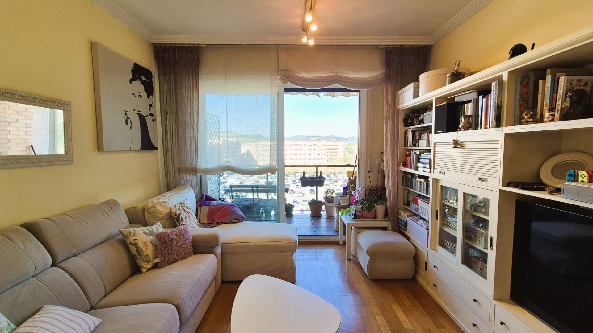 Sala de estar de Piso en venta en  Pamplona / Iruña con Calefacción, Terraza y Trastero