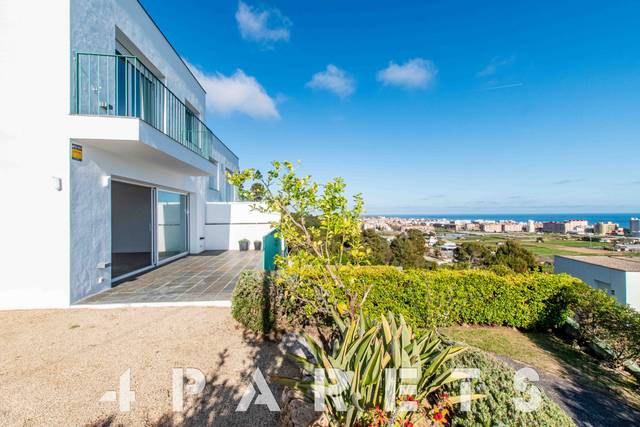 Casa adosada en Venta en Santa Susanna