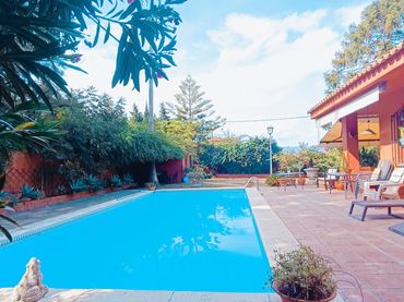 Villa avec balcon à vendre à Los Pinos