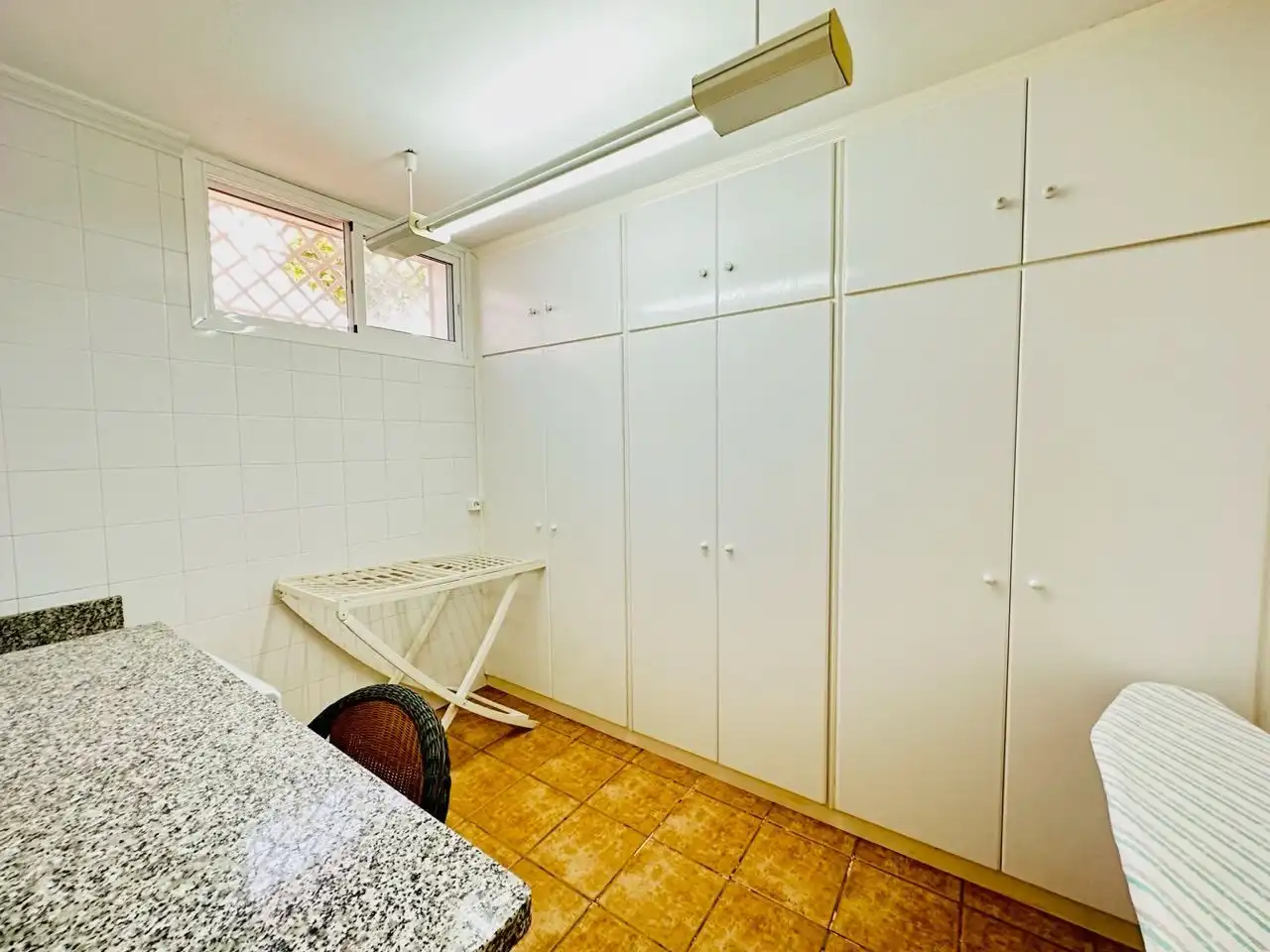 Cuina de Casa o xalet en venda en Torrox amb Aire condicionat, Jardí privat i Traster