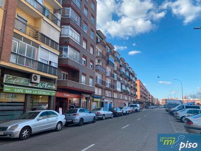 Vista exterior de Pis en venda en Valladolid Capital amb Calefacció, Parquet i Moblat