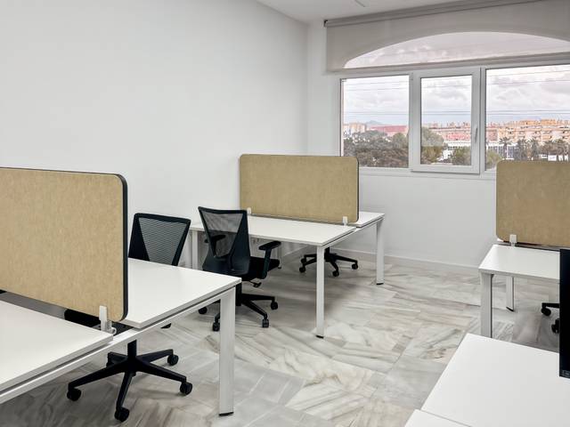 Oficina en Alquiler en Calle Flauta Mágica, 11d en Distrito Zeta - Recinto Ferial Cortijo de Torres