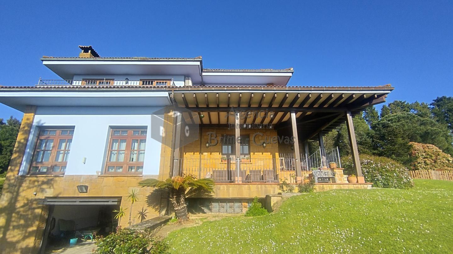 Exterior view of House or chalet for sale in Gijón   with Air Conditioner, Private garden and Terrace