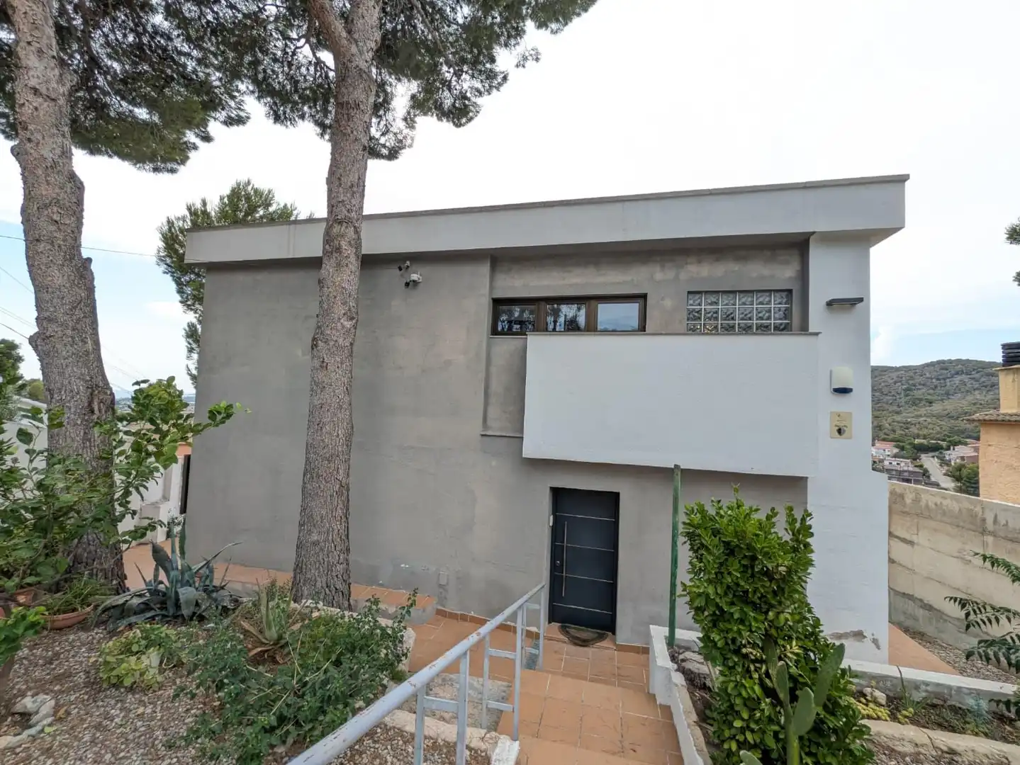 Exterior view of Houses for sale in El Vendrell  with Air Conditioner