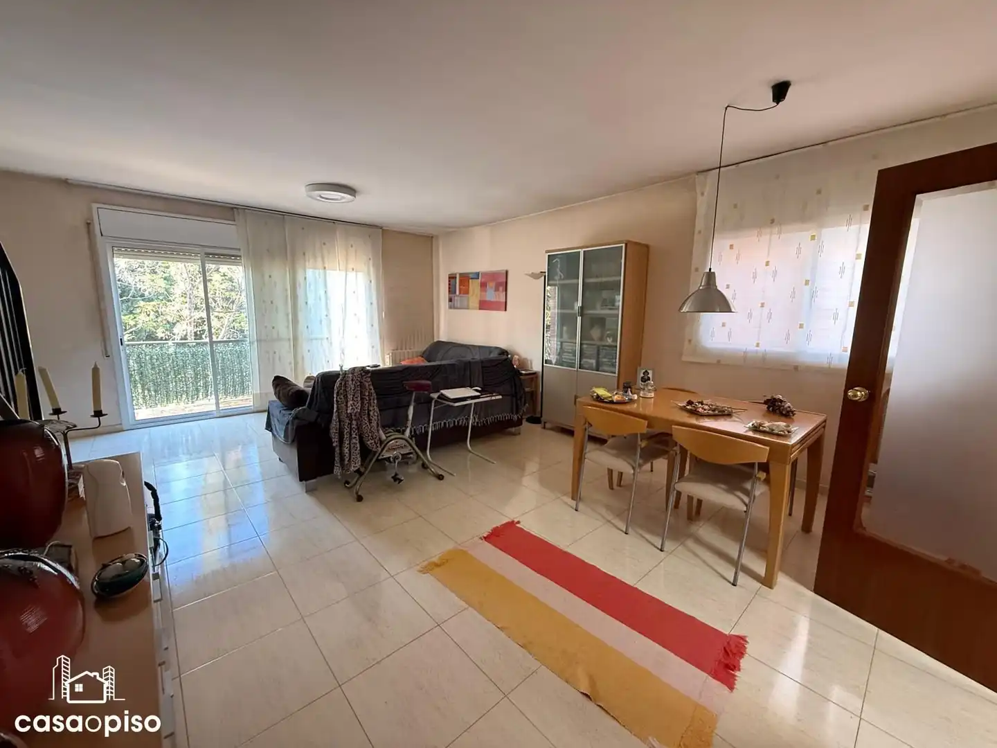 Sala de estar de Casa adosada en venta en Santa Perpètua de Mogoda con Calefacción y Terraza
