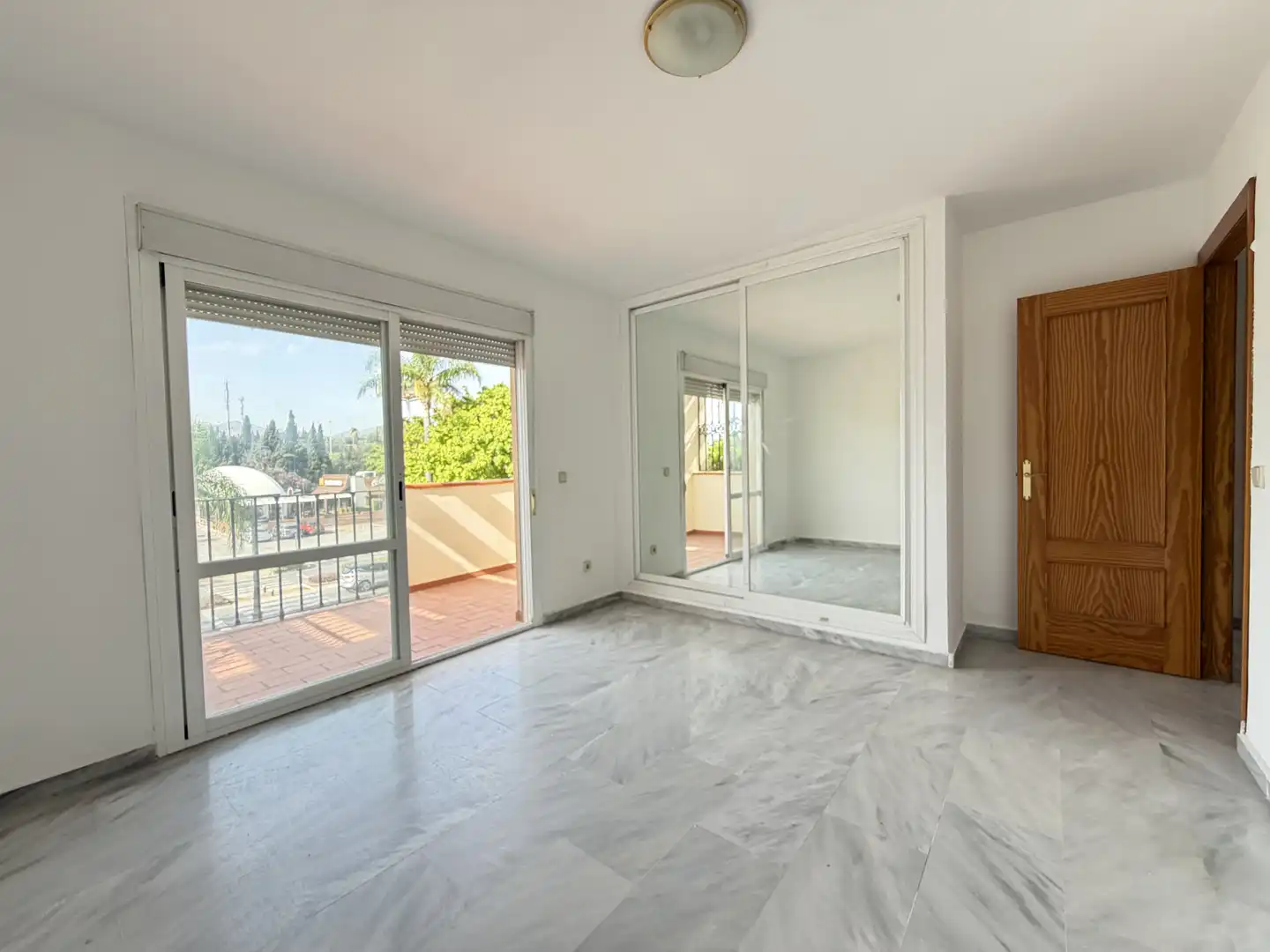 Habitación de Dúplex en venta en Estepona con Terraza, Piscina y Piscina comunitaria