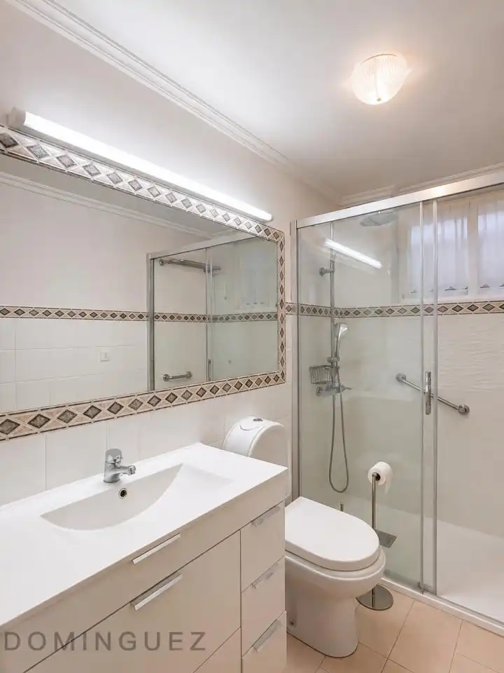 Bathroom of Flat for sale in Vigo   with Heating and Storage room