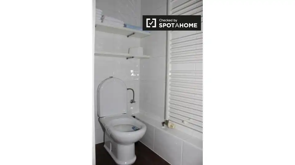Baño de Apartamento para compartir en Colmenar de Oreja con Aire acondicionado, Calefacción y Terraza