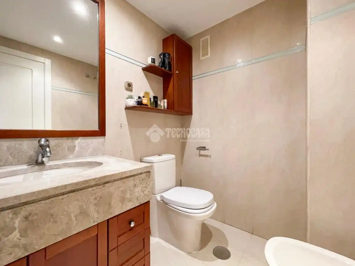 Baño de Piso en venta en Madrid con Aire acondicionado, Calefacción y Parquet