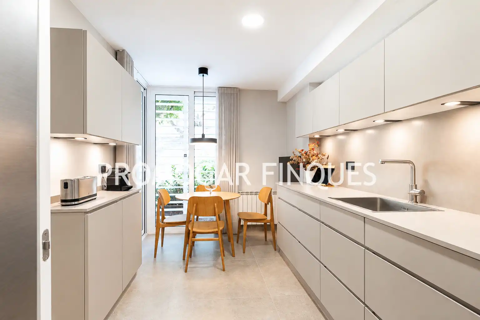 Küche von Maisonette zum Verkauf in Sant Feliu de Llobregat mit Klimaanlage, Heizung und Privatgarten
