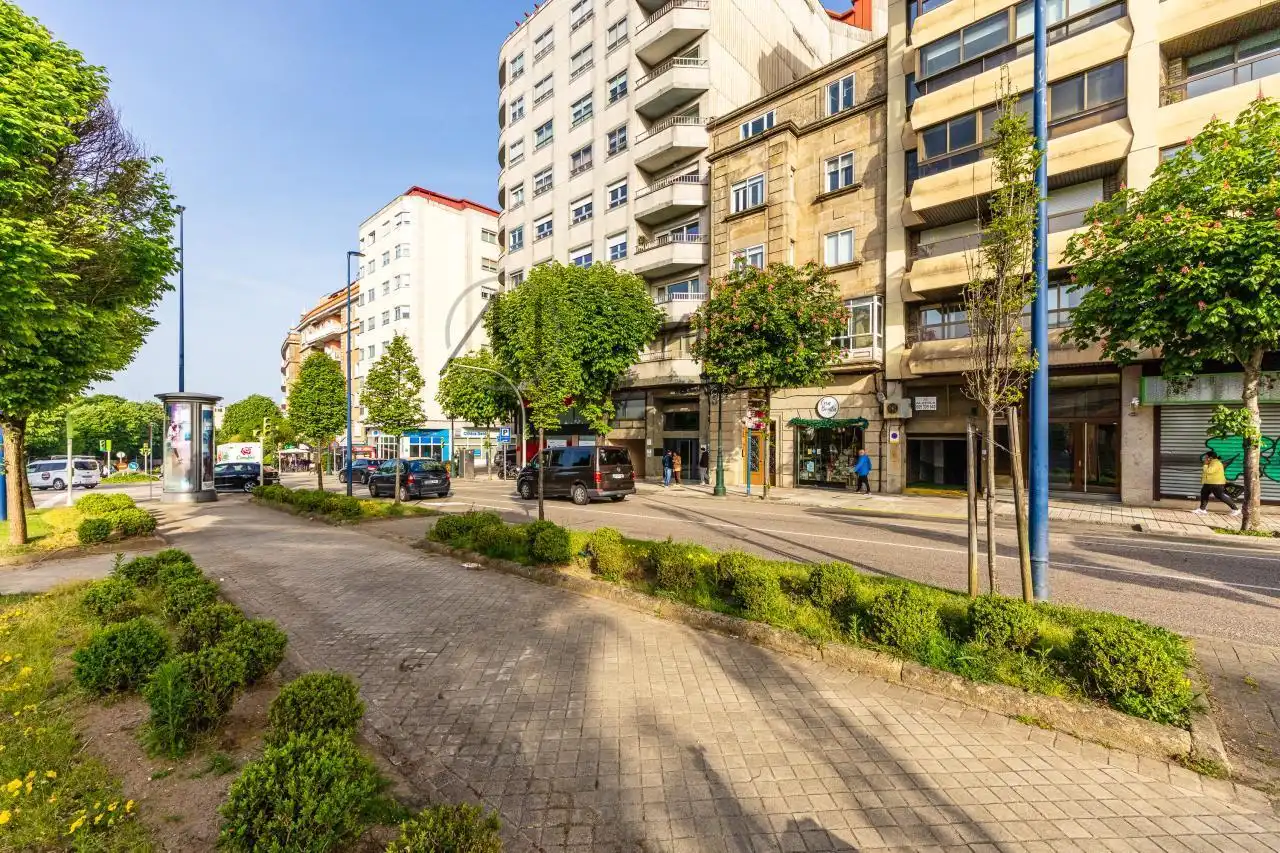 Vista exterior de Pis en venda en Vigo  amb Calefacció, Parquet i Terrassa