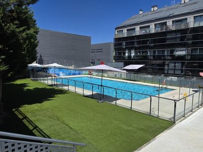 Piscina de Pis en venda en San Sebastián de los Reyes amb Aire condicionat, Calefacció i Terrassa