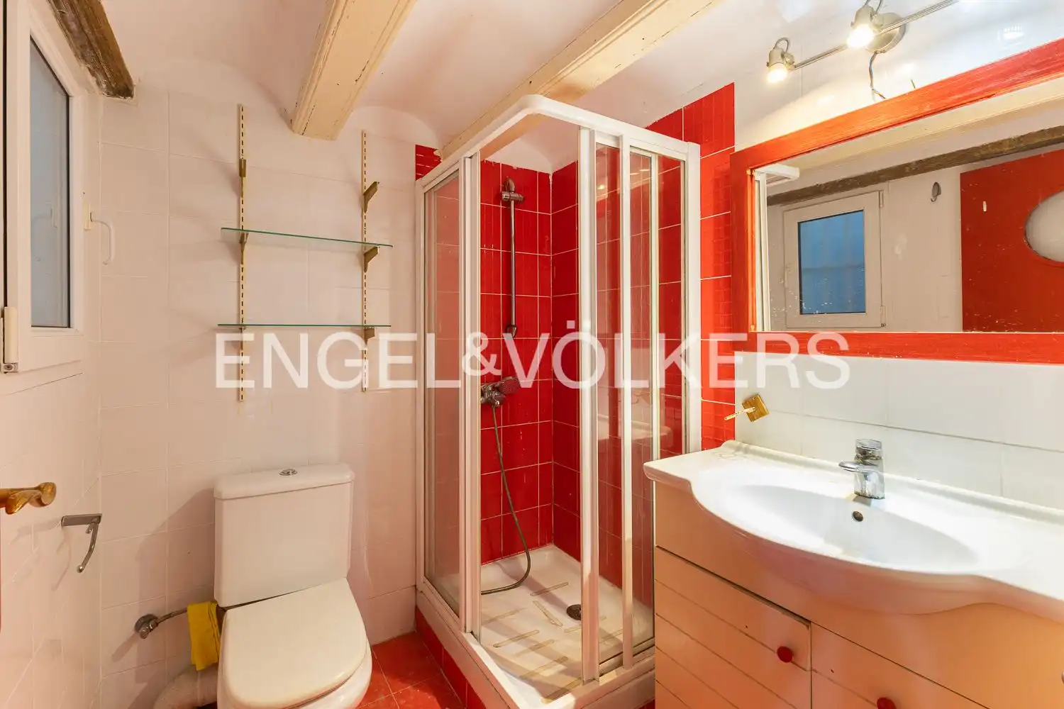 Baño de Piso en venta en Valencia con Aire acondicionado, Calefacción y Terraza