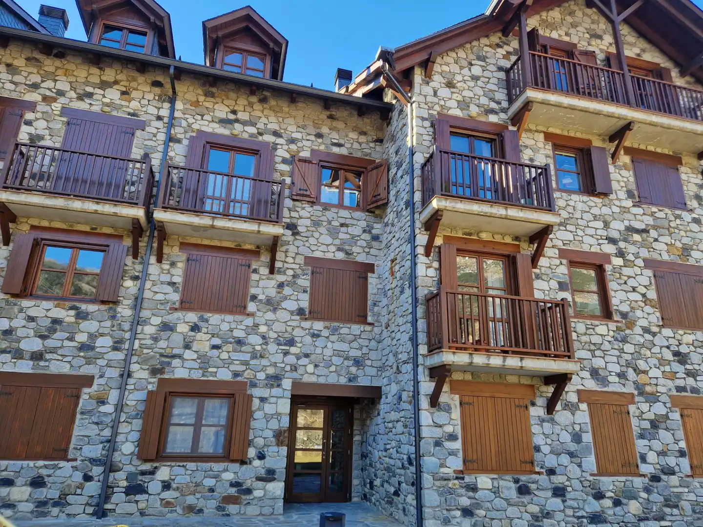 Vista exterior de Apartamento en venta en Benasque con Aire acondicionado, Calefacción y Amueblado
