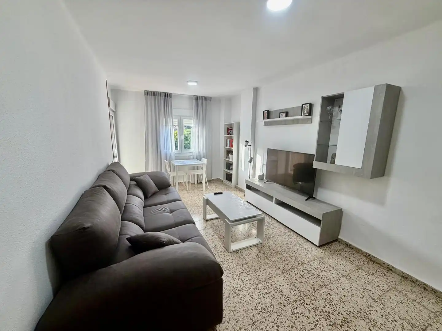 Wohnzimmer von Wohnung zum Verkauf in Málaga mit Klimaanlage, Privatgarten und Möbliert