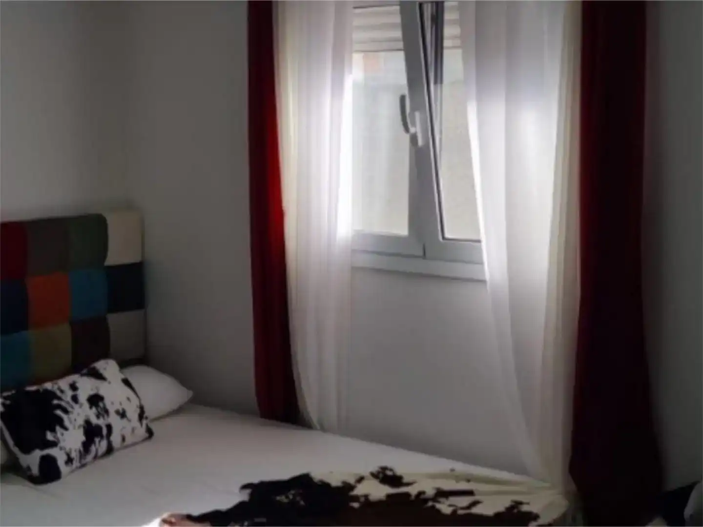 Schlafzimmer von Einfamilien-Reihenhaus zum Verkauf in Cunit mit Klimaanlage, Schwimmbad und Balkon