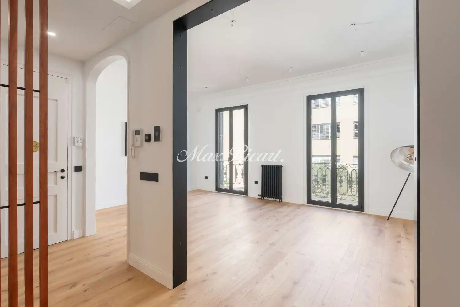 Wohnung zum Verkauf in Barcelona mit Klimaanlage, Heizung und Balkon