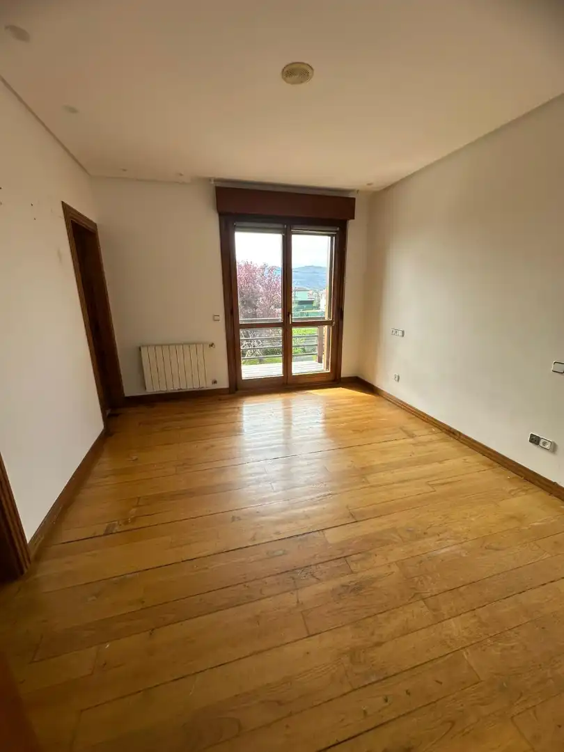 Habitación de Casa o chalet en venta en Llanera con Calefacción, Jardín privado y Terraza