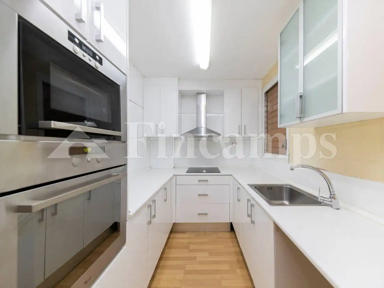 Cuina de Pis en venda en Sabadell amb Calefacció, Parquet i Terrassa