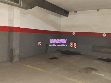 Plaza de garaje individual en venta en Carrer GUIFRE