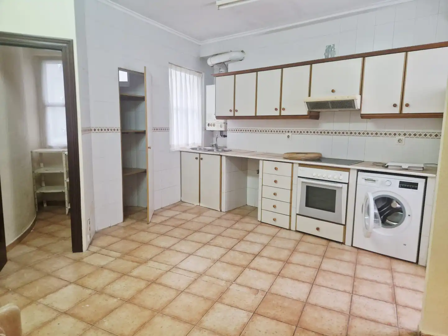 Cocina de Piso en venta en Avilés con Calefacción, Parquet y Trastero
