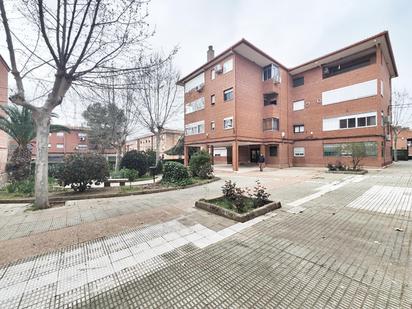 Vista exterior de Pis en venda en Puertollano amb Terrassa i Balcó